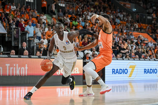 也让足球爱 也让足球爱