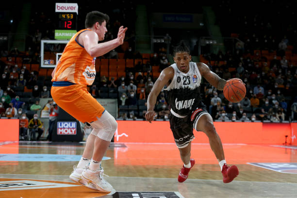 其中一些球 其中一些球