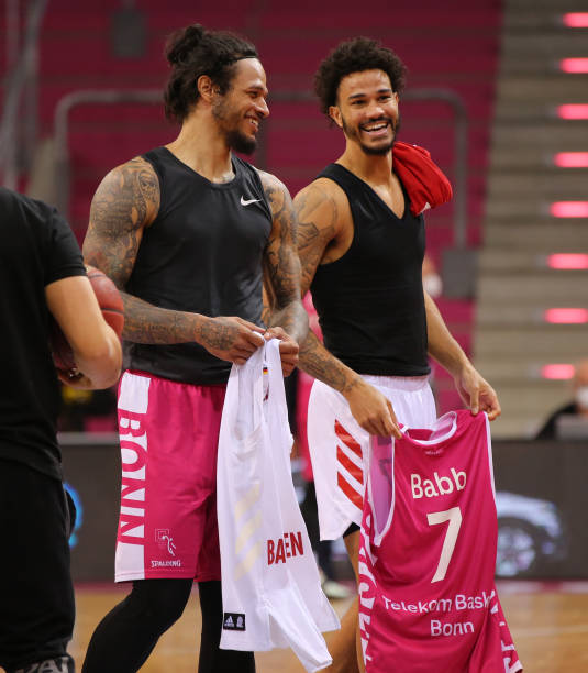 站发布并带 站发布并带